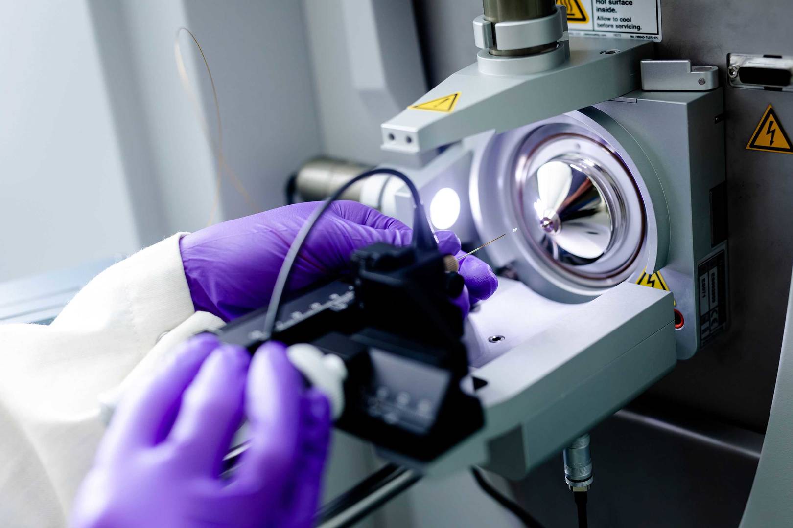 electro spray ionization source 