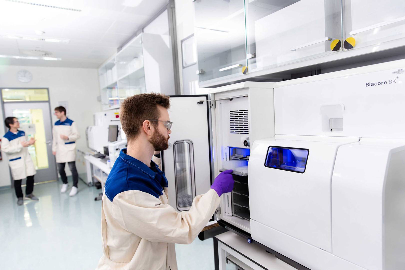 Placing samples into the instrument for SPR analysis